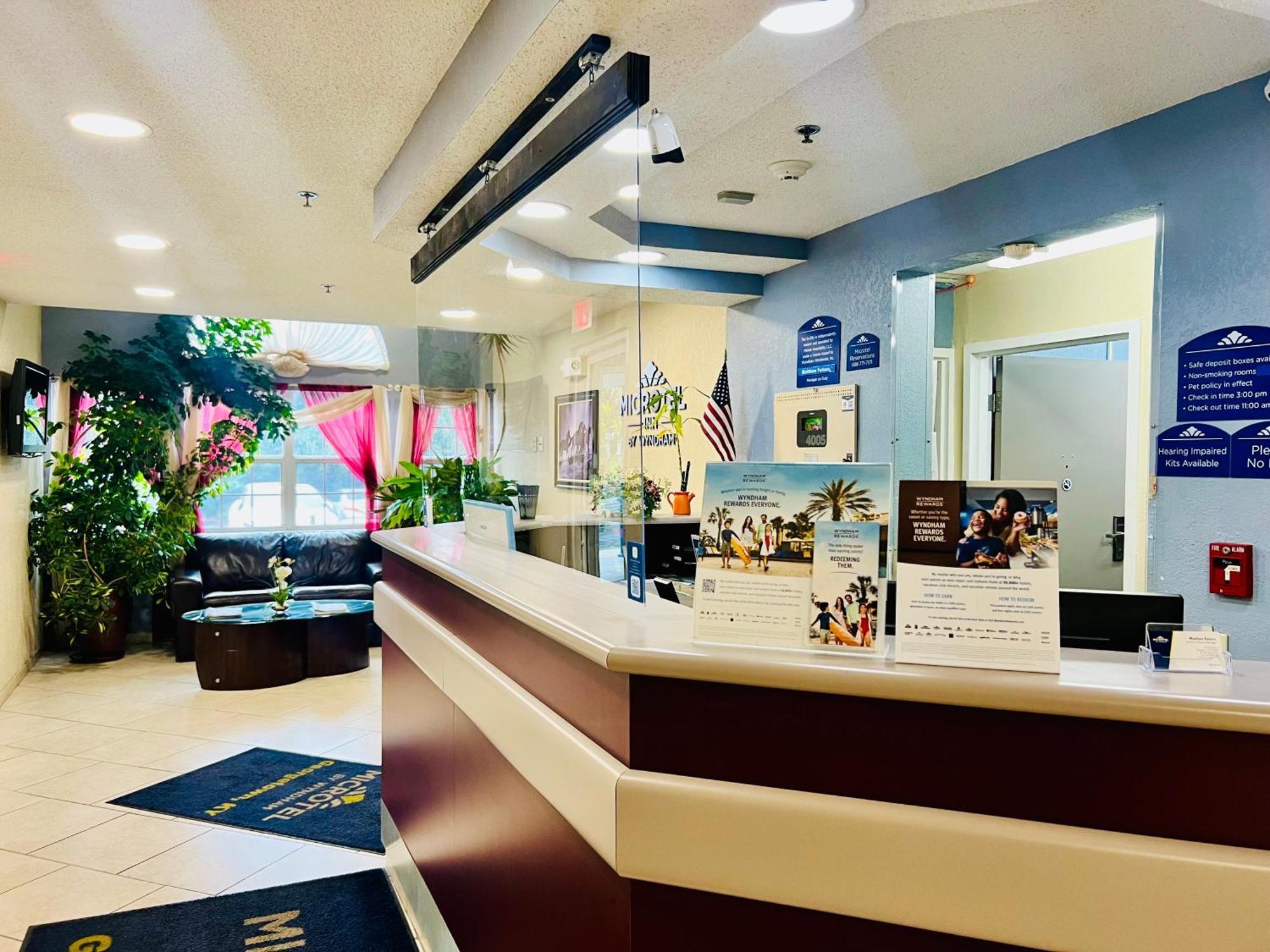 Microtel Inn Georgetown - Lexington North Buitenkant foto