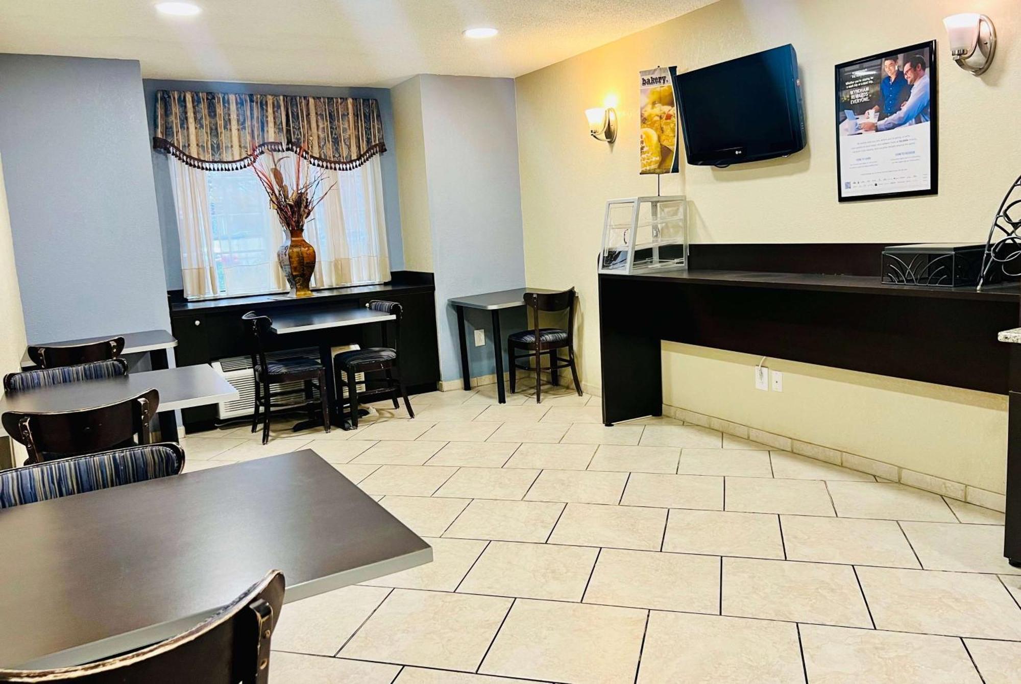 Microtel Inn Georgetown - Lexington North Buitenkant foto